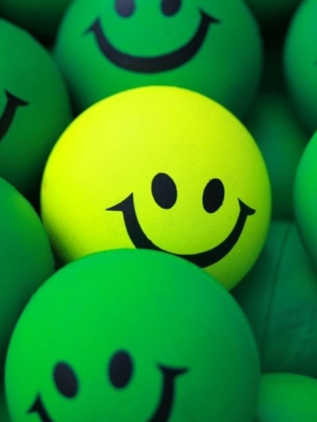 टीचर ने बिस्किट पर बने तीन डॉट्स का मतलब पूछा... मिला गजब का जवाब