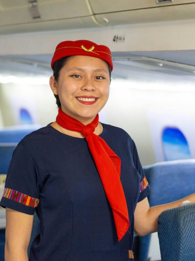 एयर होस्टेस गले में स्कार्फ क्यों पहनती हैं?