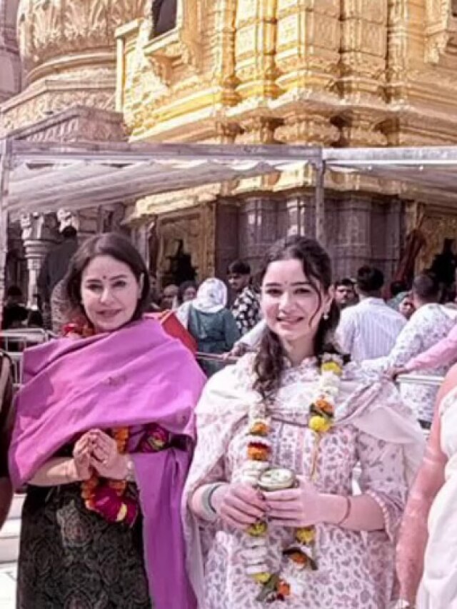 सारा तेंदुलकर ने किए बाबा व‍िश्वनाथ के दर्शन, सादगीभरे इस अंदाज ने जीता द‍िल