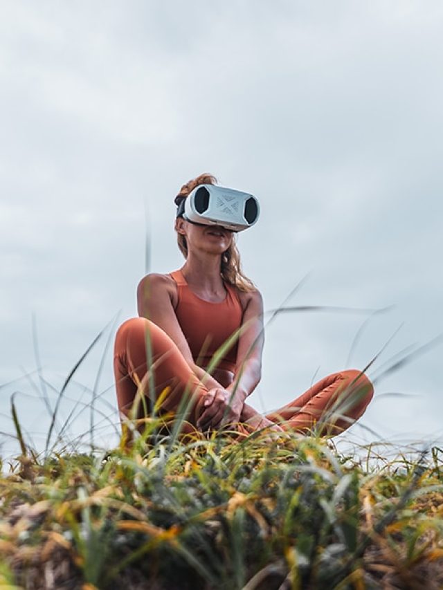 Traditional gyms vs. VR fitness: Why experts say both have a place.