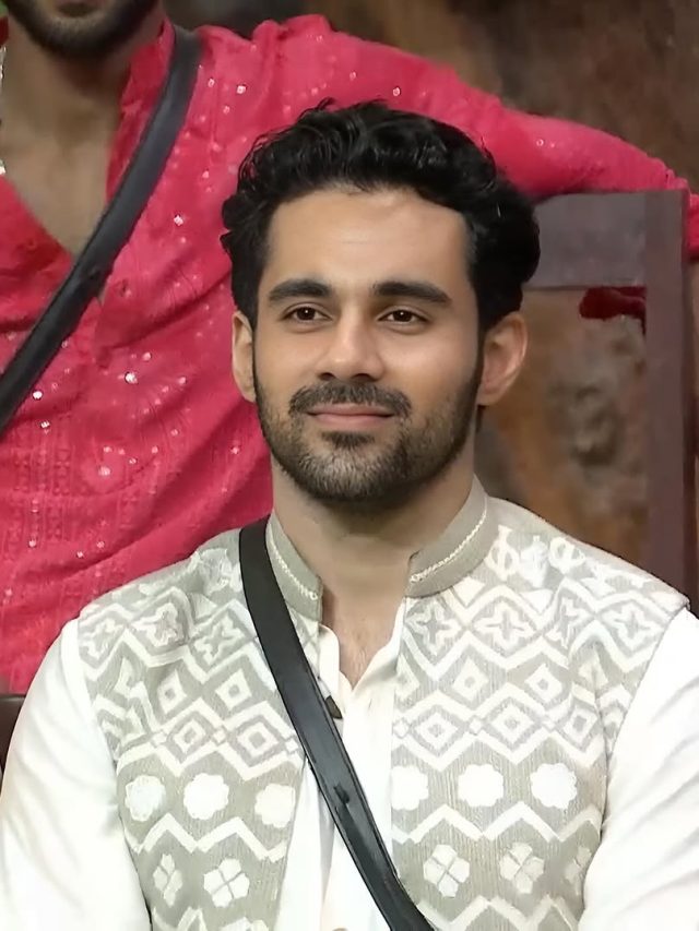 'गुस्ताख इश्क' के प्रीमियर पर रेखा-विजय ने किया अभिषेक को इग्नोर, फैंस को लगा बुरा