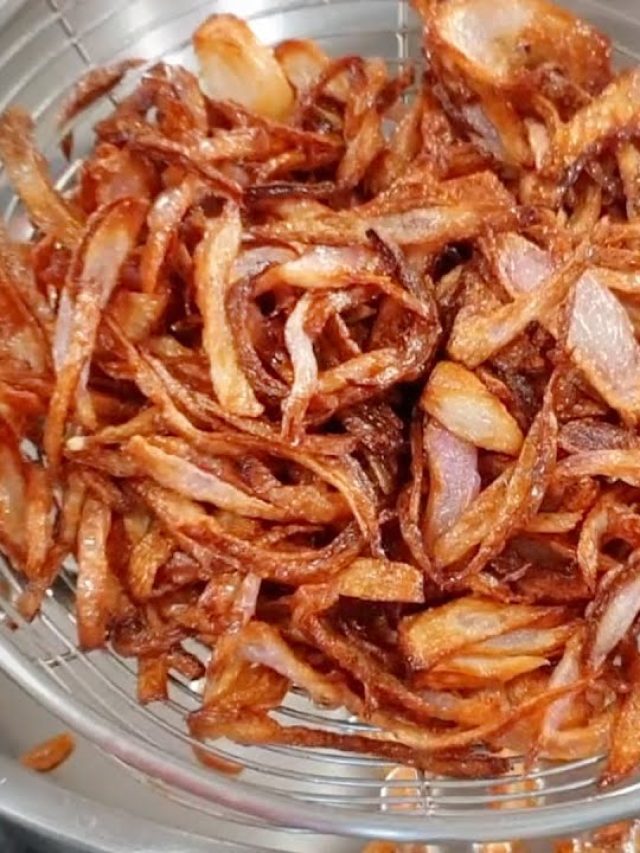 ঠিক কতক্ষণ ভাজলে পেঁয়াজ হবে মুচমুচে বেরেস্তা? টিপস ফাইভ স্টার শেফের