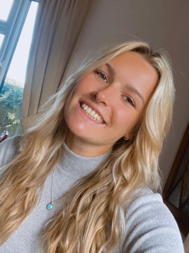 RCB के लिए खेलेगी इंग्लैंड की ये ग्लैमरस क्रिकेटर... खूबसूरती पर फैन्स फिदा!