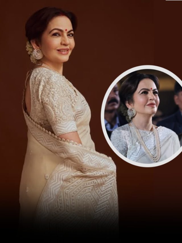 6 गज की फुलवारी साड़ी में नीता अंबानी का रॉयल लुक, मोतियों का नेकलेस भी था खास