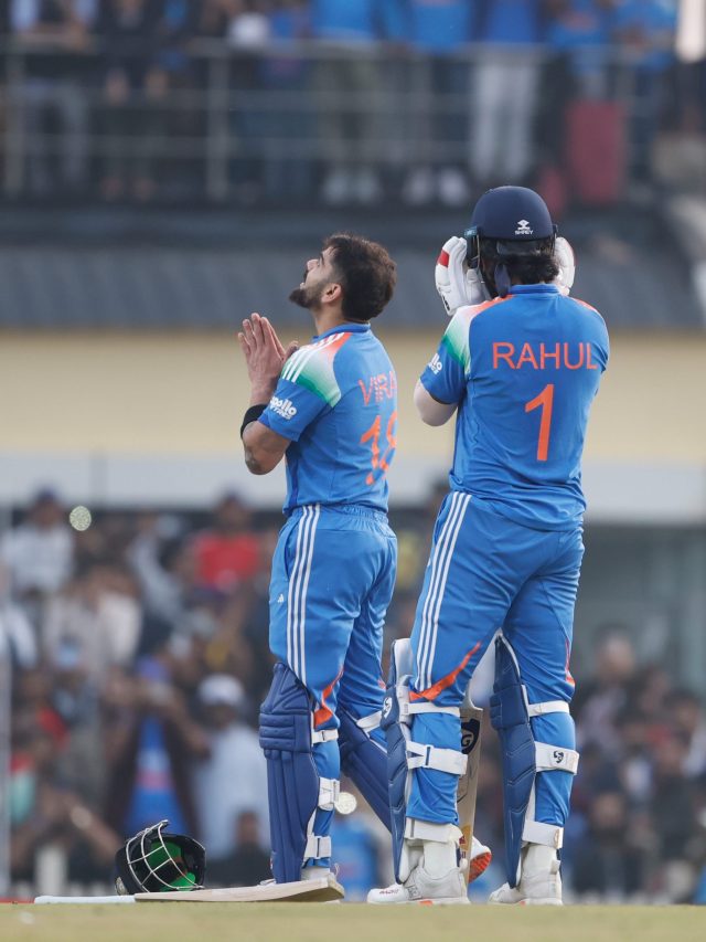 हवा में उछले, रिंग को चूमा... कोहली ने शतक जड़कर दिया ऐसा रिएक्शन, VIDEO