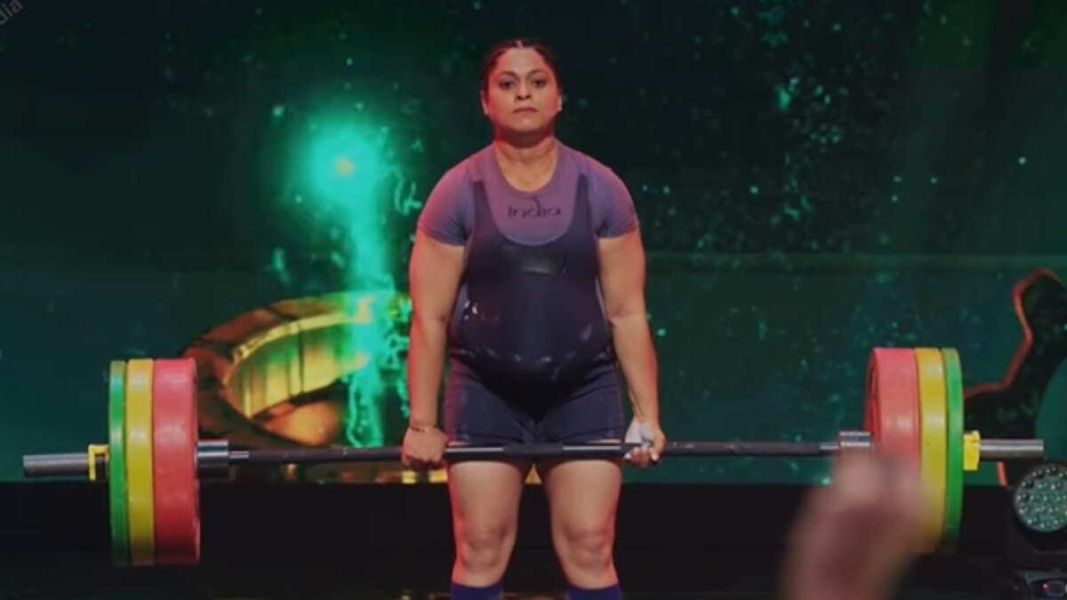 प्रेग्नेंट महिला ने उठाया 120 किलो तक वजन, किया 'डेडलिफ्ट', हिम्मत देख खुशी से झूमी मलाइका