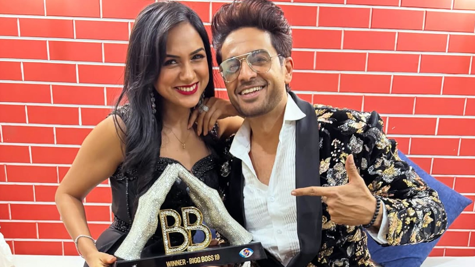 गौरव जीता तो कौन सी पप्पी दोगी? सलमान ने पूछा सवाल, आकांक्षा बोलीं- एडल्ट वाली...