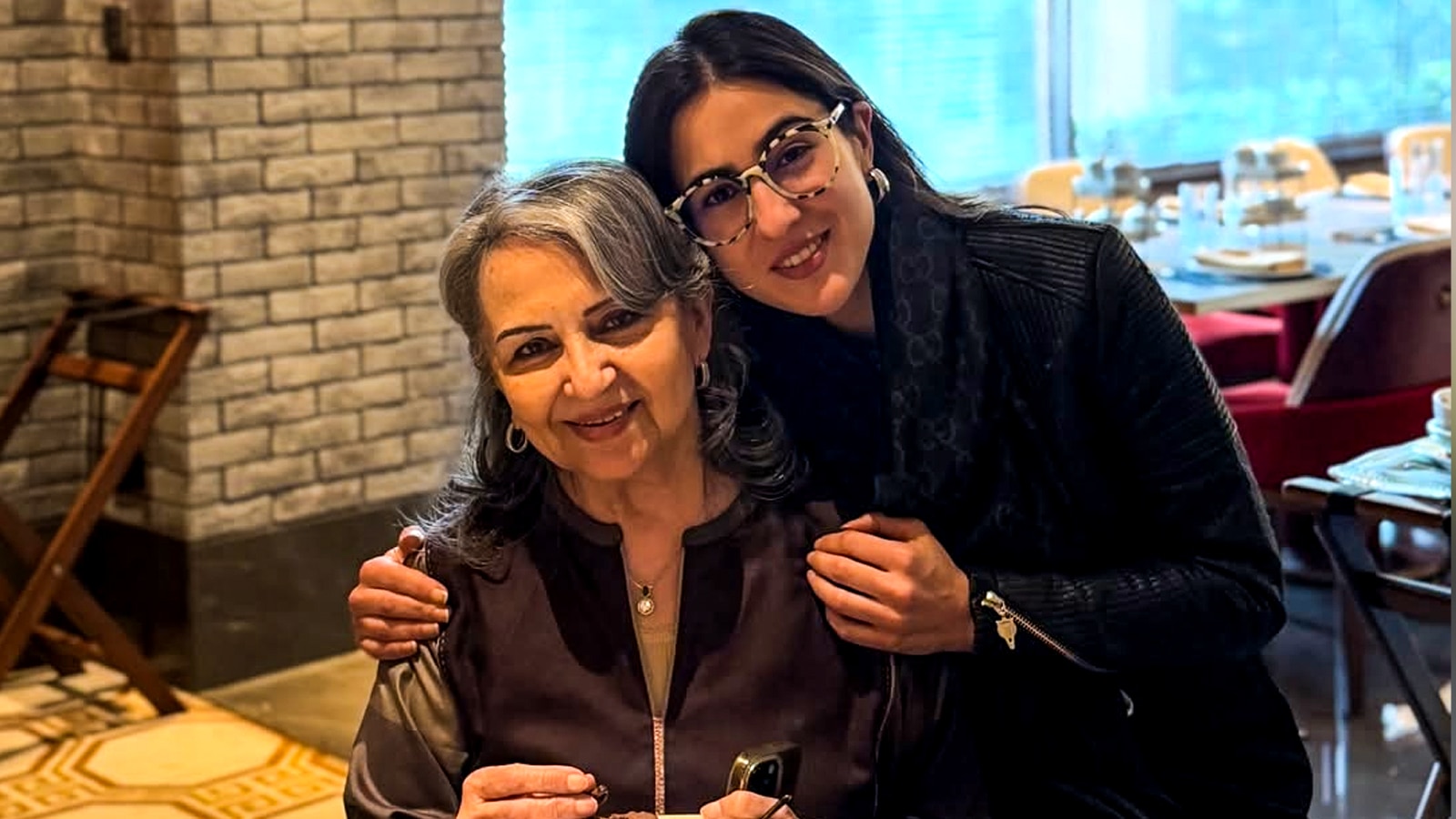 81 साल की हुईं शर्मिला टैगोर, पटौदी परिवार में जश्न, सास की पार्टी में नहीं दिखीं करीना