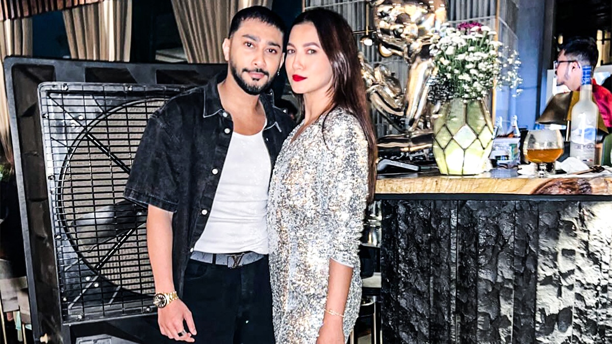 42 की उम्र-2 बच्चों की मां है एक्ट्रेस, एनिवर्सरी पर पति ने दिया सरप्राइज, लगी रोने