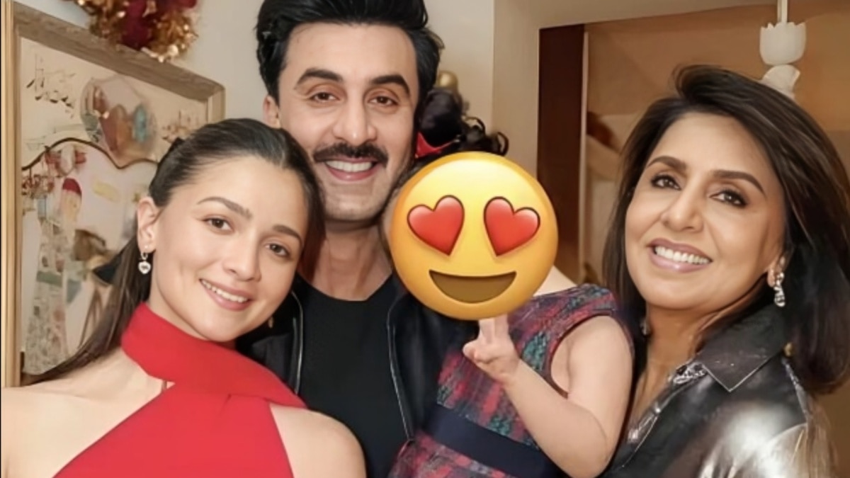 रणबीर-आलिया की बेटी ने क्रिसमस पर पहनी महंगी डिजाइनर ड्रेस, राहा दिखी Doll जैसी क्यूट