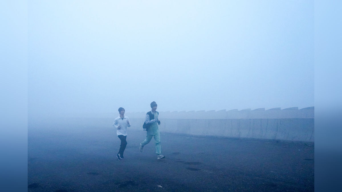 राजस्थान में ठंड ने दिखाए तेवर, कोहरे की धुंध में गुम जयपुर, देखें वीडियो