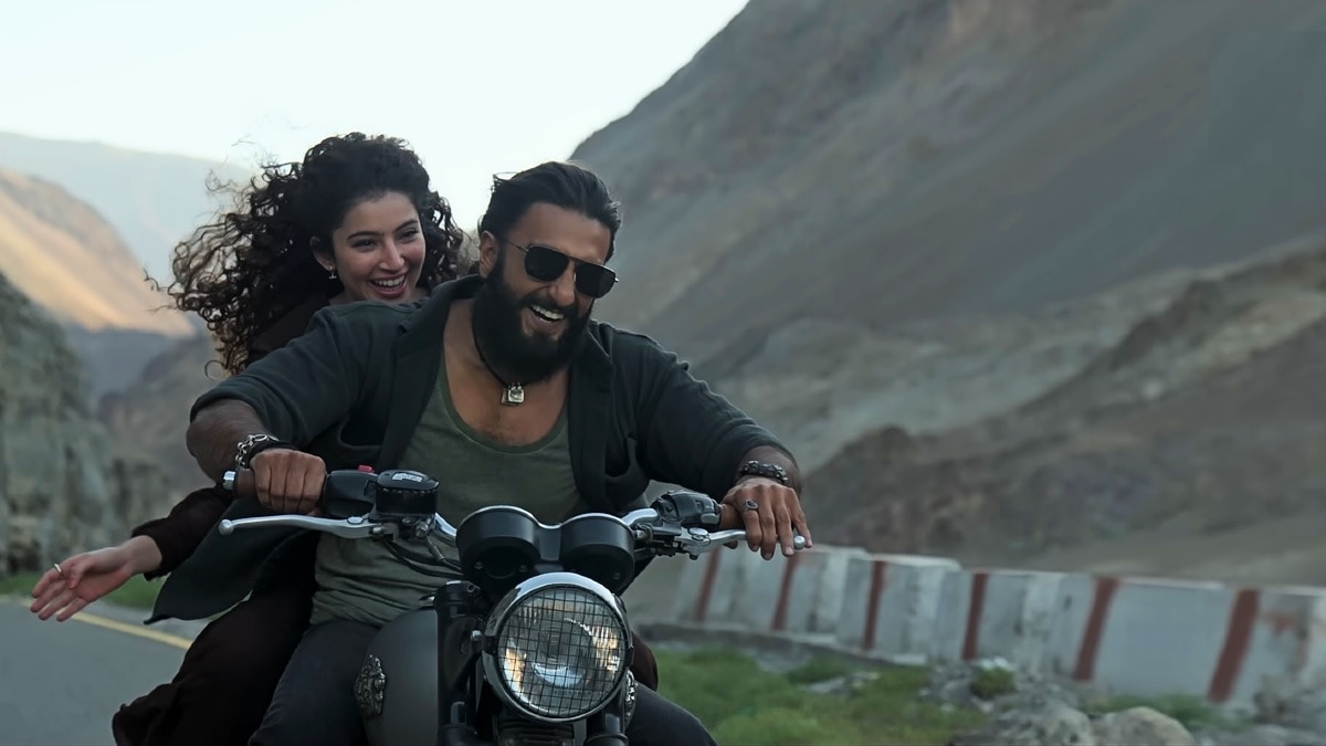 रणवीर की 'Dhurandhar' बाइक! क्यों चर्चा में है 'रहमान डकैत' का ये तोहफा