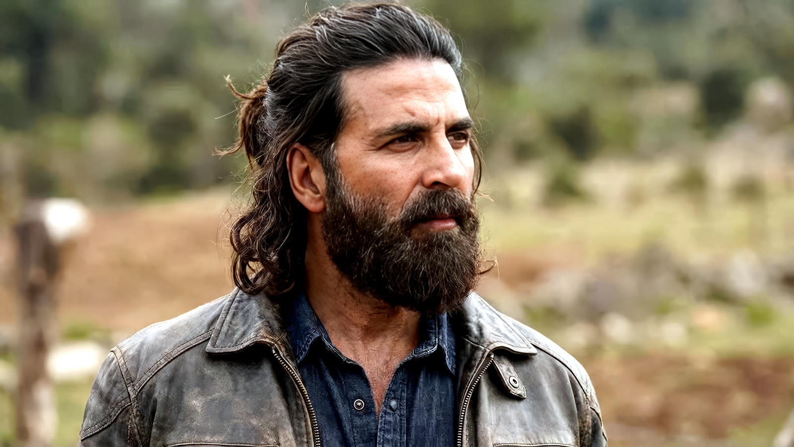 लंबे बाल, घनी दाढ़ी-मूंछों में अक्षय कुमार, बदला अंदाज देख चौंके फैंस, चर्चा में इंटेंस लुक