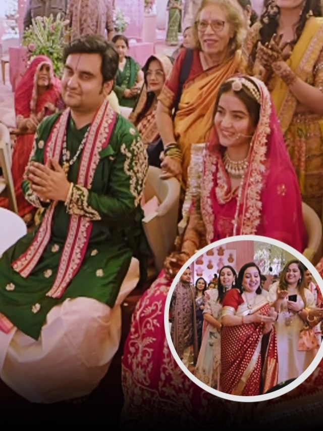 'बहुरानी सिया जैसी मिली...', नंद-भाभियों ने मिलकर शिप्रा के लिए गाया गाना, नई बहू मुस्कुराई