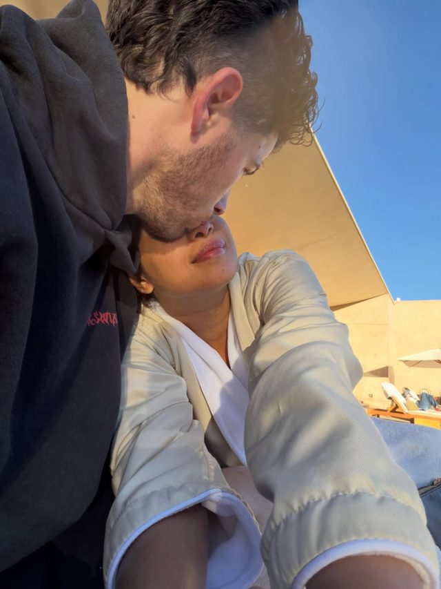 पति की बांहों में खोईं प्रियंका- निक ने किया Kiss, अक्षय कुमार का ट्रांसफॉर्मेशन देख चौंके लोग