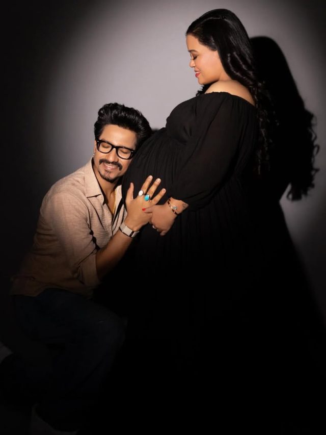 पति ने थामा बेबी बंप-बेटे ने किया Kiss, दूसरी बार मां बनने वाली हैं भारती, PHOTOS