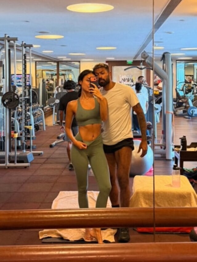 हार्दिक की बाहों में गर्लफ्रेंड माहिका, जिम में रोमांटिक हुआ कपल, दी Kiss