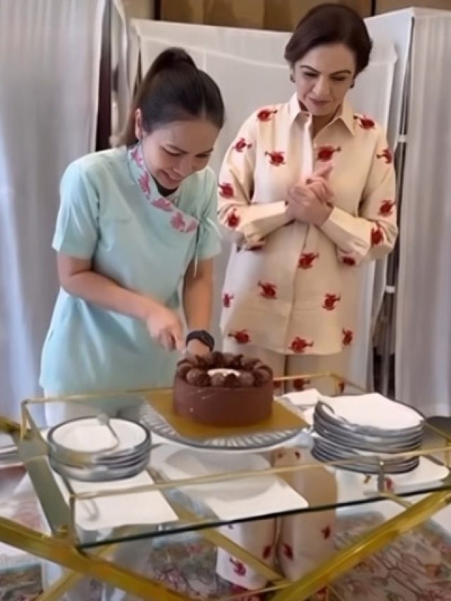 नीता अंबानी ने मनाया स्टाफ मेंबर का बर्थडे, खिलाया केक, देखें VIDEO