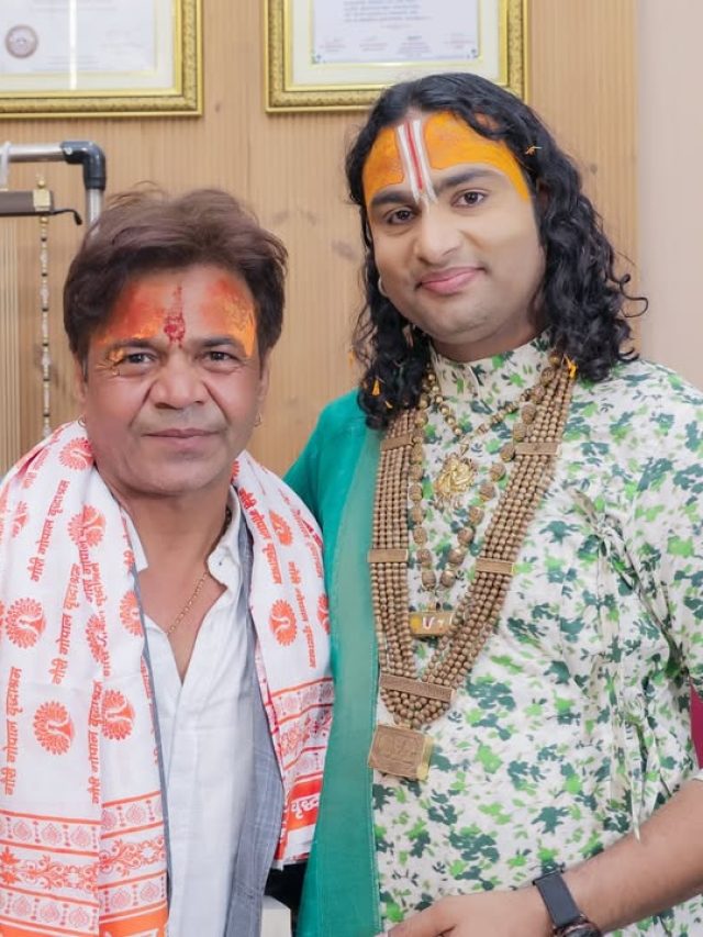 अनिरुद्धाचार्य से मिले राजपाल यादव, पैर छूकर लिया आशीर्वाद, हुए भावुक