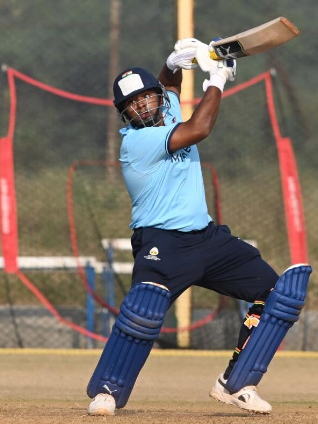 IPL नीलामी से पहले सरफराज खान का तूफान, महज इतनी गेंदों में ठोक दिया पचासा