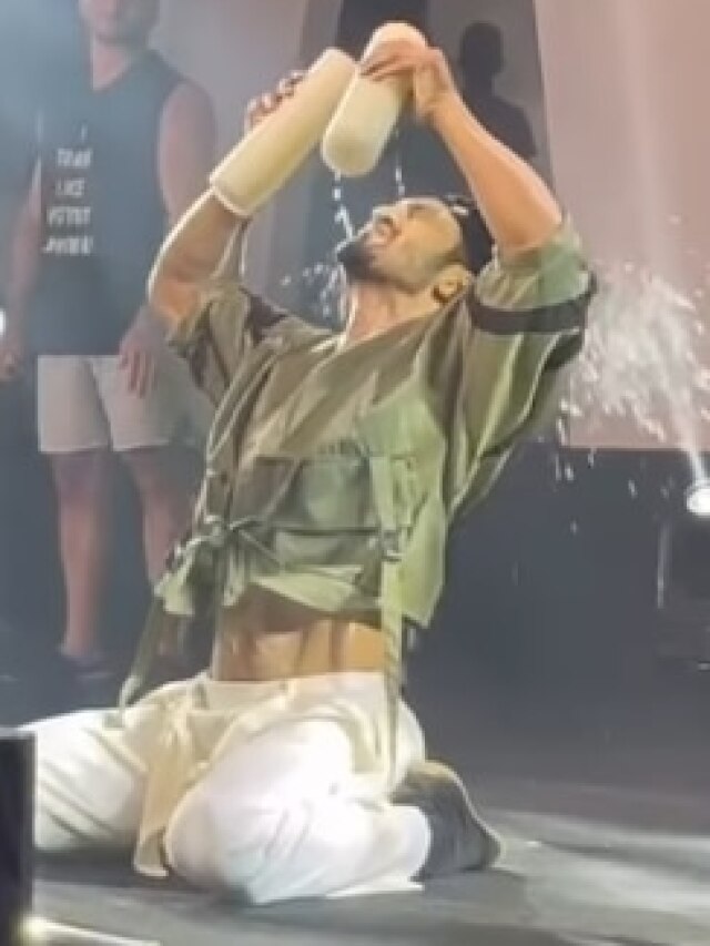 बॉलीवुड हीरो ने चेहरे पर डाली गरम वैक्स, देखकर दहल जाएगा दिल, VIDEO