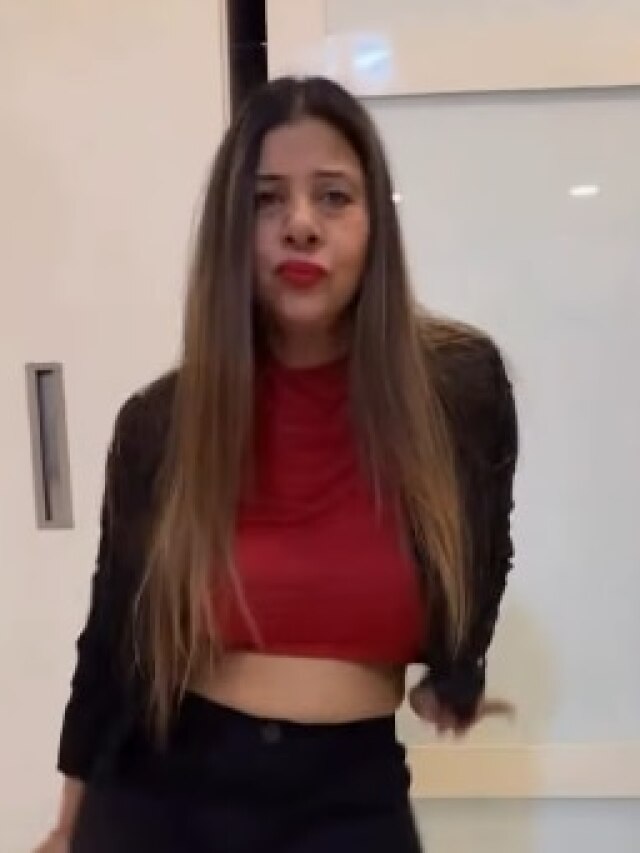 भोजपुरी एक्ट्रेस ने किया तड़कता-भड़कता डांस, हुई ट्रोल, यूजर्स ने उड़ाया उम्र का मजाक