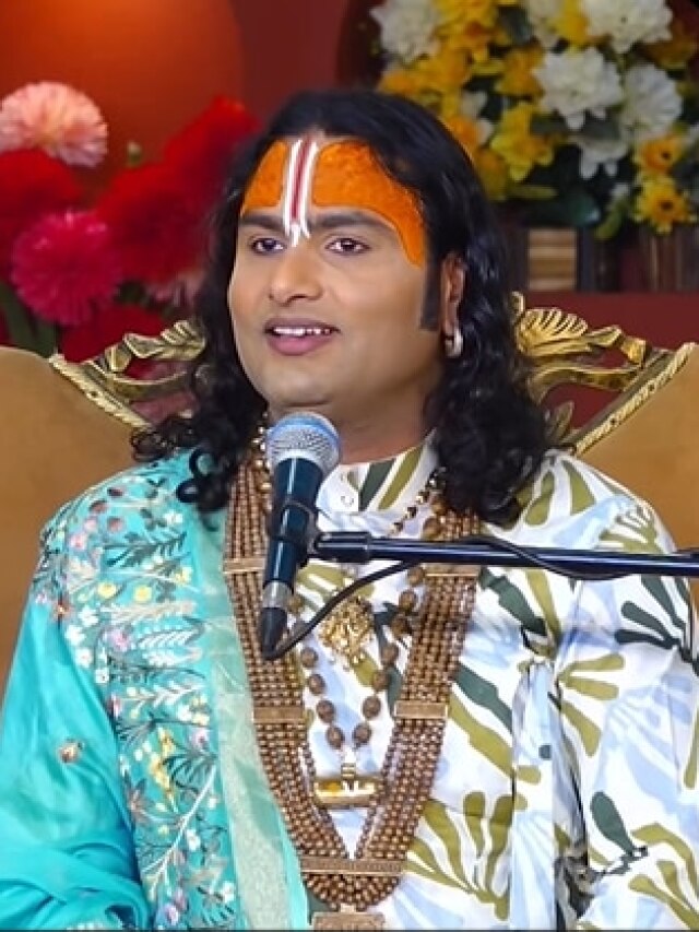 अनिरुद्धाचार्य से मिलने पहुंचा 'तारक मेहता' एक्टर, बताया दयाबेन-जेठालाल का हाल