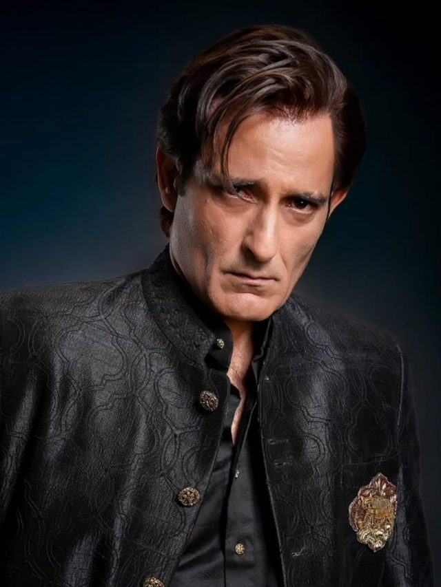 'अपनी दुनिया में रहते हैं अक्षय खन्ना,' बोले अरशद वारसी, 'धुरंधर' एक्टर के हुए मुरीद