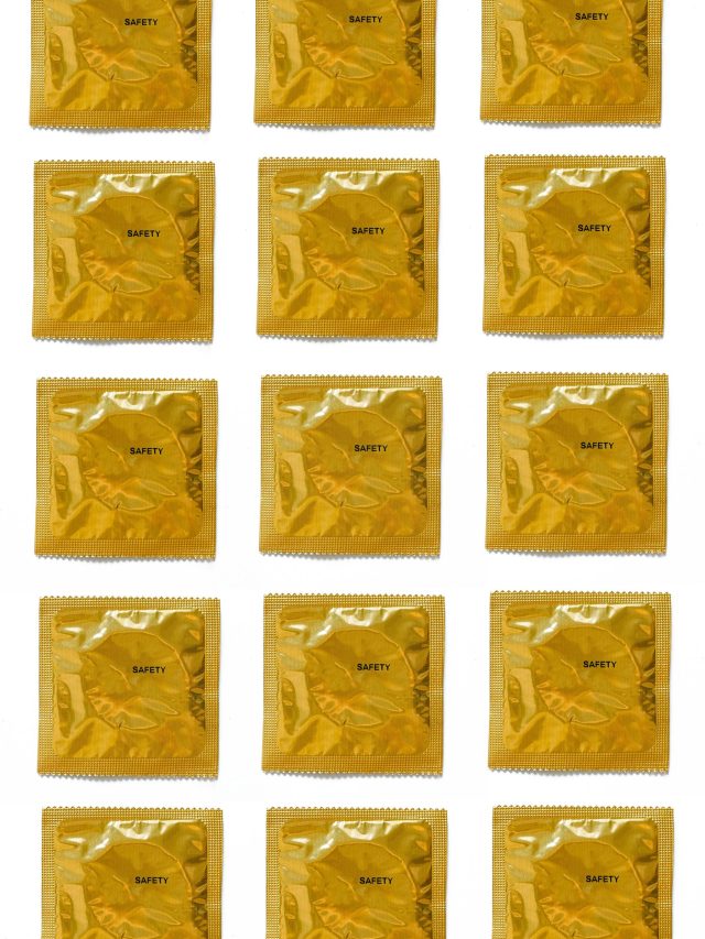 चीन ने आखिर 30 साल बाद क्यों लगाया कंडोम पर टैक्स