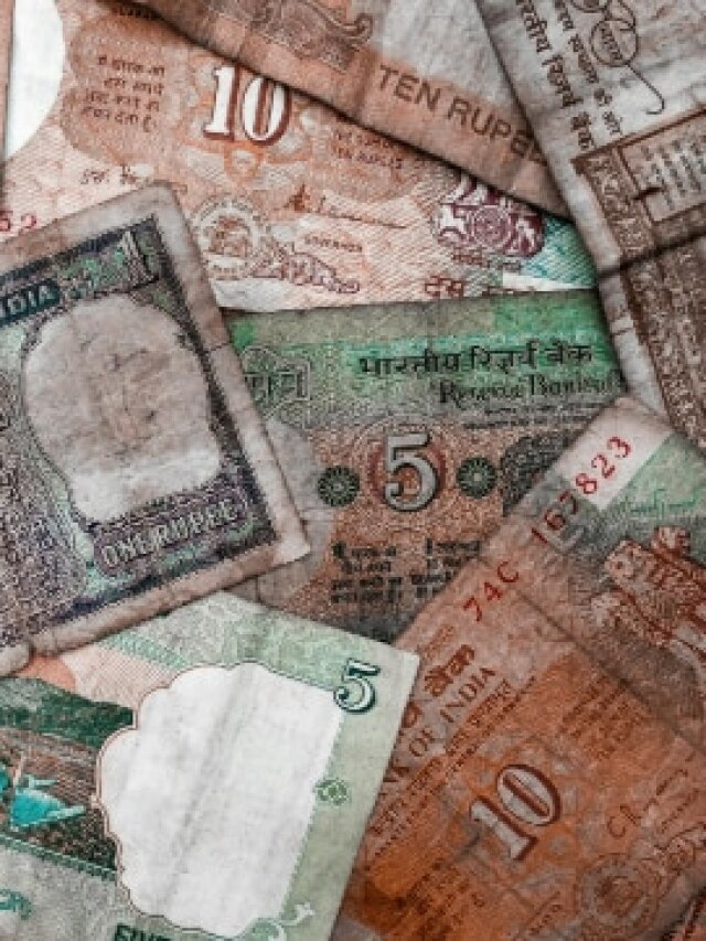 भारत के 100 रुपये रूस में जाकर कितने हो जाते हैं?