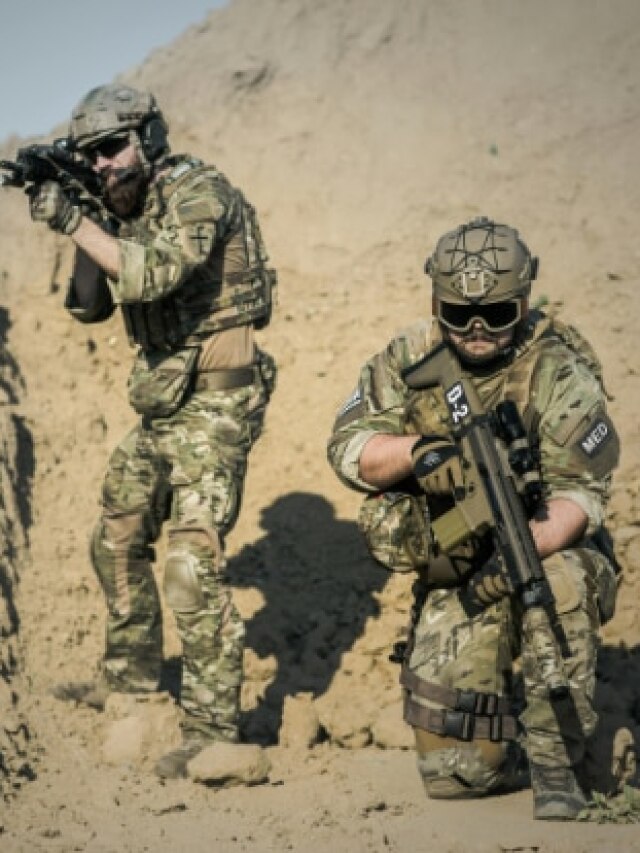 दुनिया के इन देशों में नागरिकों की मिलिट्री ट्रेनिंग है जरूरी