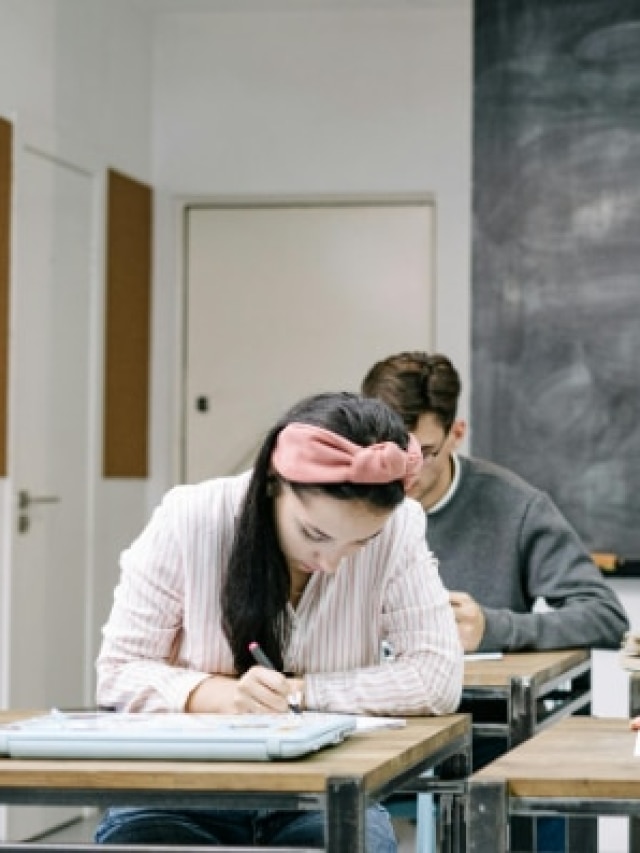 साल खत्म होने से पहले इन नौकरियों में करें आवेदन...