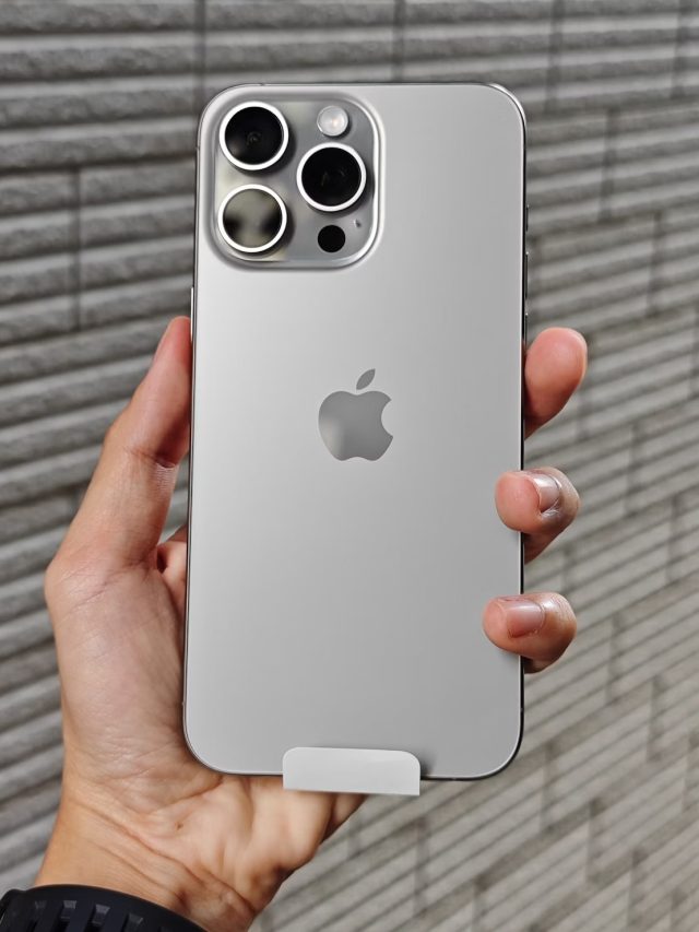 67,803 रुपये में मिल रहा 134,900 रुपये वाला iPhone 15 Pro Max