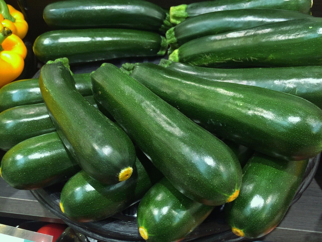 घर में उगाना है सीधा-चमकदार Zucchini, अपनाएं ये आसान टिप्स