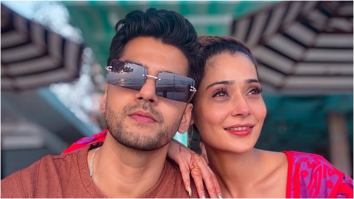 हनीमून पर पति की बांहों में एक्ट्रेस का रोमांस, बीच पर किया Liplock, केमिस्ट्री पर फिदा फैंस