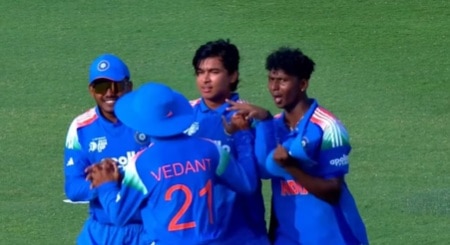 वैभव सूर्यवंशी ने गेंद से किया कमाल, पाकिस्तानी कप्तान को यूं फंसाया, VIDEO