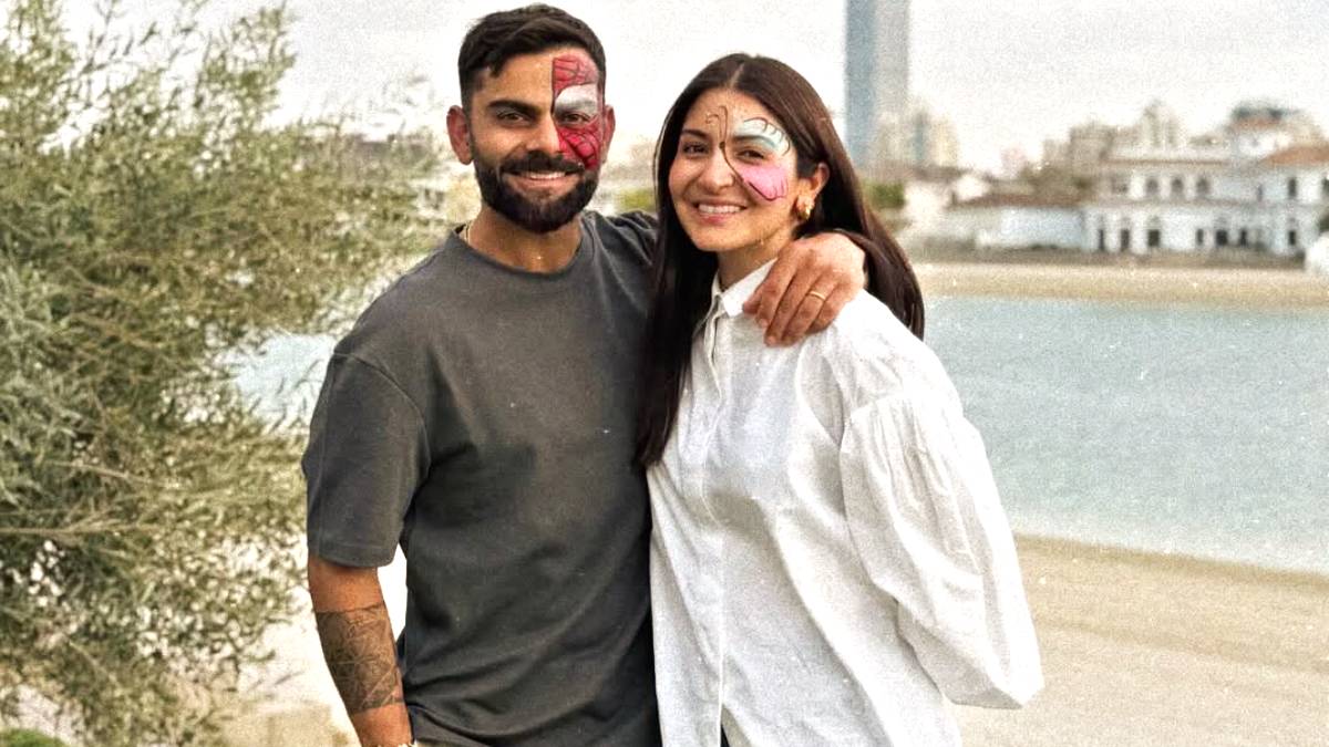 अनुष्का ने विराट संग मनाया नए साल का जश्न, कपल के चेहरे पर बना टैटू, लिखा- जिंदगी...