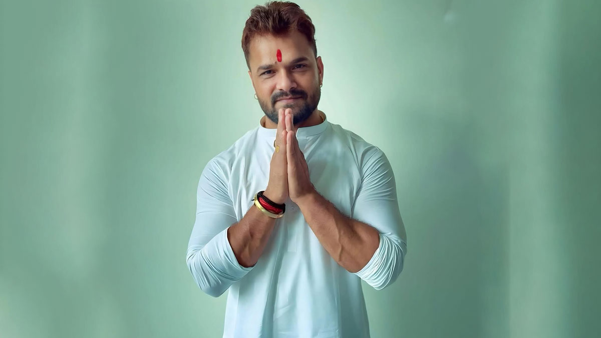 स्टेज पर खेसारी के करीब आई हसीना, एक्टर को पत्नी का सताया डर, बोले- तलाक कराओगी?