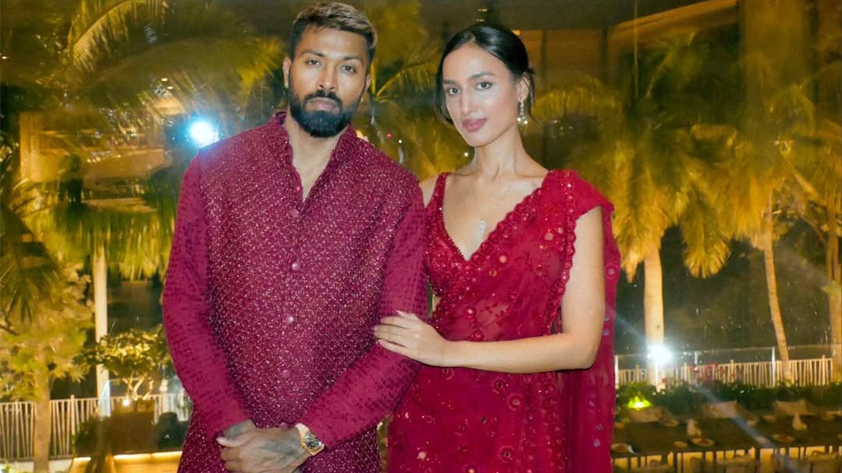 गर्लफ्रेंड माहिका पर लट्टू हार्दिक, एक-दूजे में खोया कपल, शेयर किए रोमांटिक मोमेंट्स