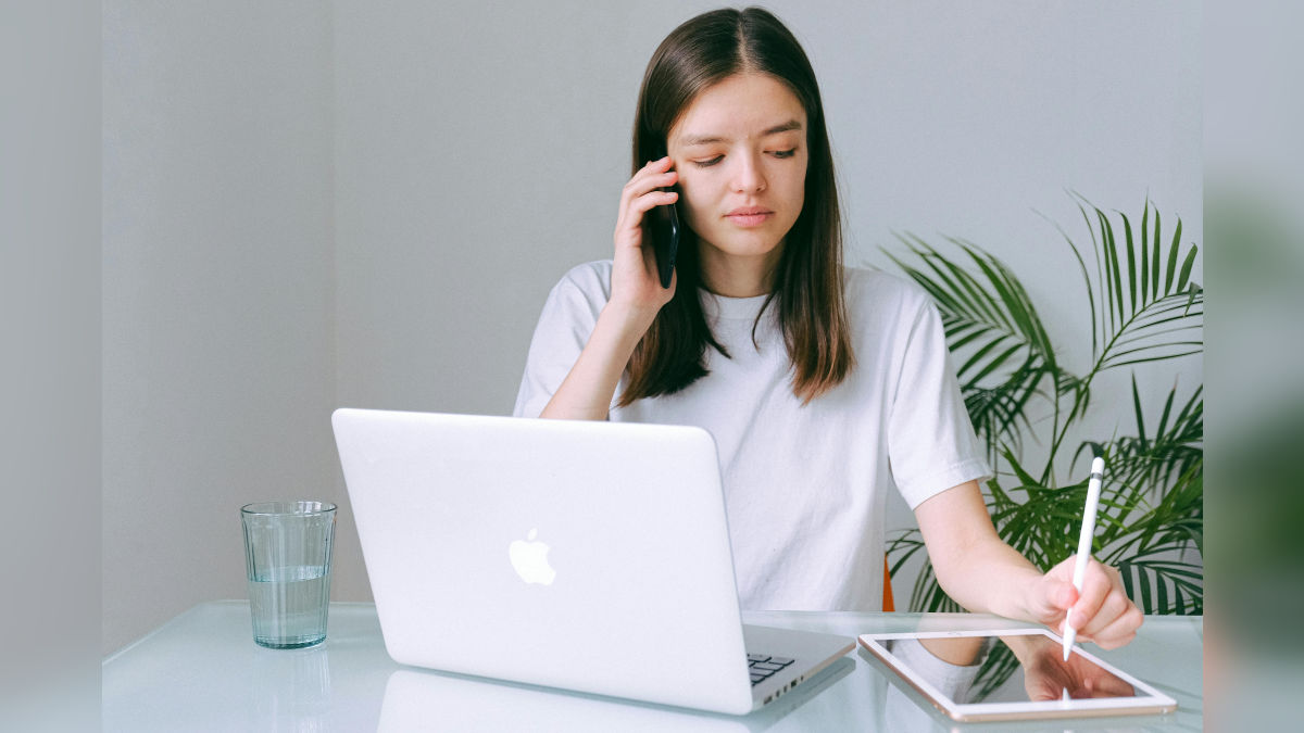 एक कॉल में करेगा रेलवे आपकी मदद, फोन में सेव कर लें ये नंबर...