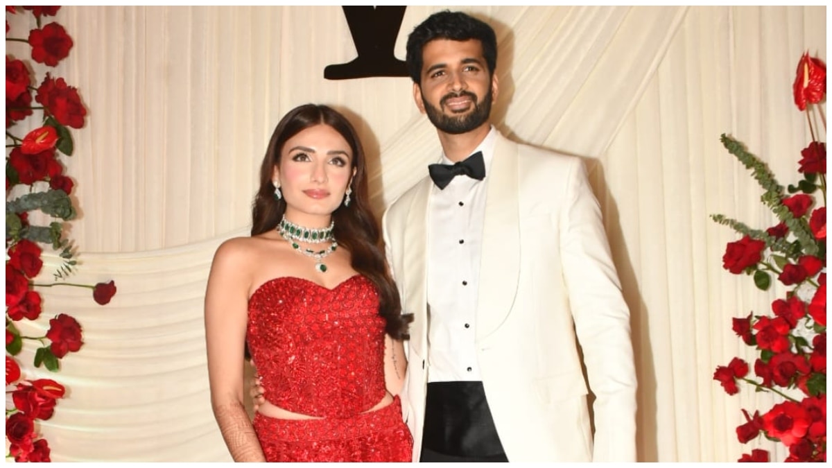 मशहूर सिंगर ने बिजनेसमैन संग बसाया घर, 3 महीने के लिए टाला हनीमून, बोली- हम बिजी...