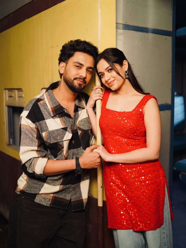 जन्नत को गोद में उठाकर एल्विश ने किया रोमांस, एक-दूजे में खोए, बोले- तेरे दिल में...