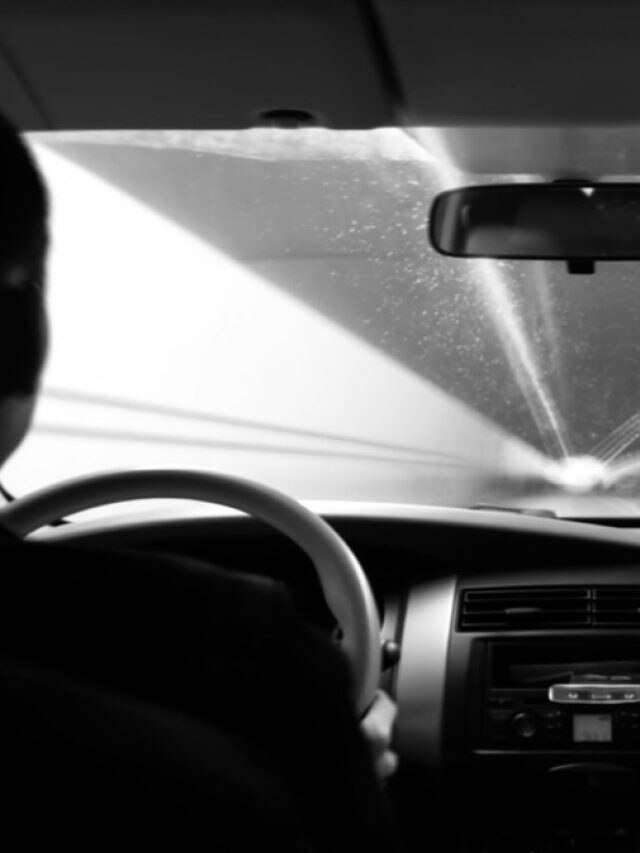 एक बटन दबाते ही खत्म हो जाएगा कार के शीशे पर जमा फॉग, लगाना है ये गैजेट