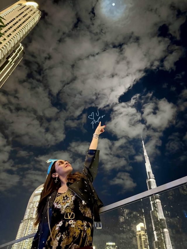 नए साल पर ईशा देओल को सताई पापा धर्मेंद्र की याद, भाई बॉबी ने ऐसे किया रिएक्ट