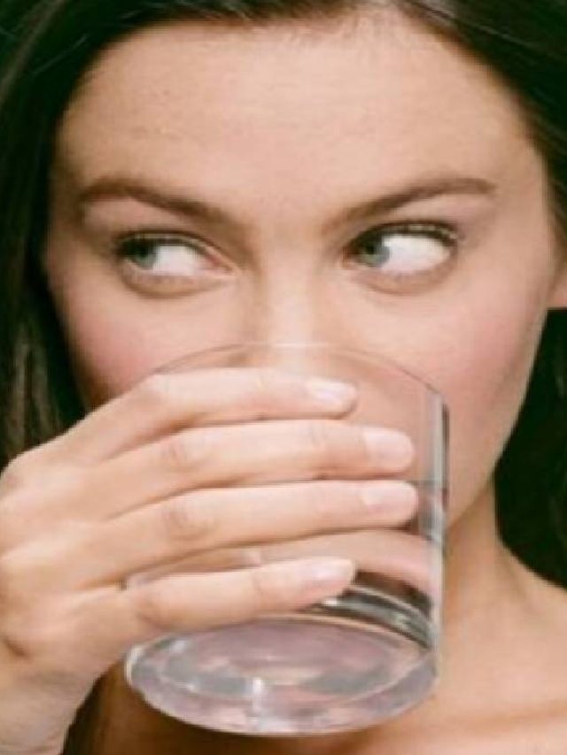 বাড়ছে গরম, সুস্থ থাকতে দিনে কতটা জল খাবেন?