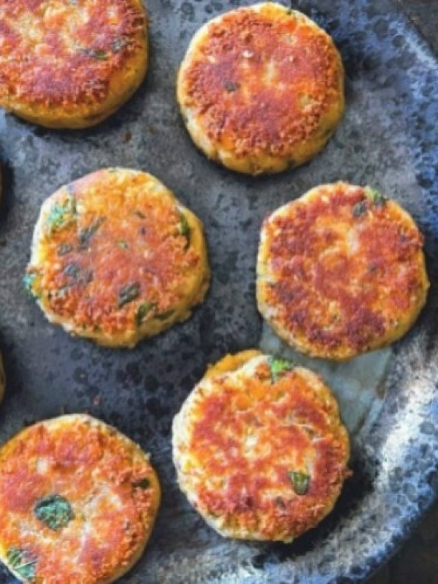 চিকেন ভুলে যাবেন, এভজাবে বানিয়ে দেখুন মাছের ডিমের কাবাব