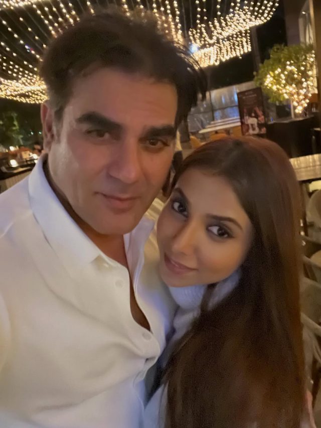 पत्नी शूरा के प्यार में दीवाने अरबाज, बांहों में लेकर किया रोमांस, बोले- मेरी जान...