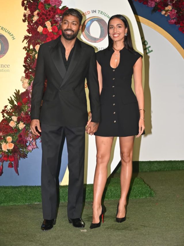 अंबानी के इवेंट में GF संग दिखे हार्दिक, स्मृति मंधाना-सानिया मिर्जा ने लूटी लाइमलाइट