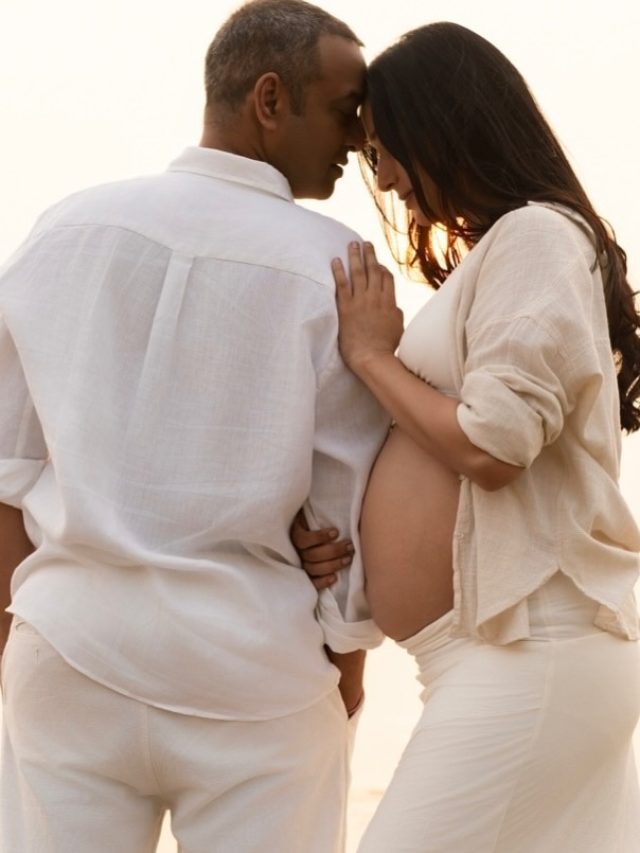 दूसरी शादी के बाद पिता बनने वाला है प्रोड्यूसर, पत्नी संग शेयर की रोमांटिक फोटोज