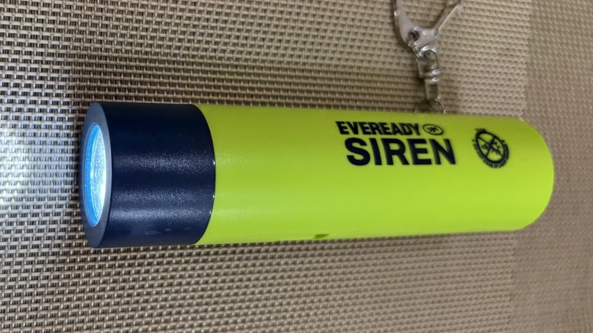 बड़े काम का है 185 रुपये का ये टॉर्च, इमरजेंसी में मचाता है शोर